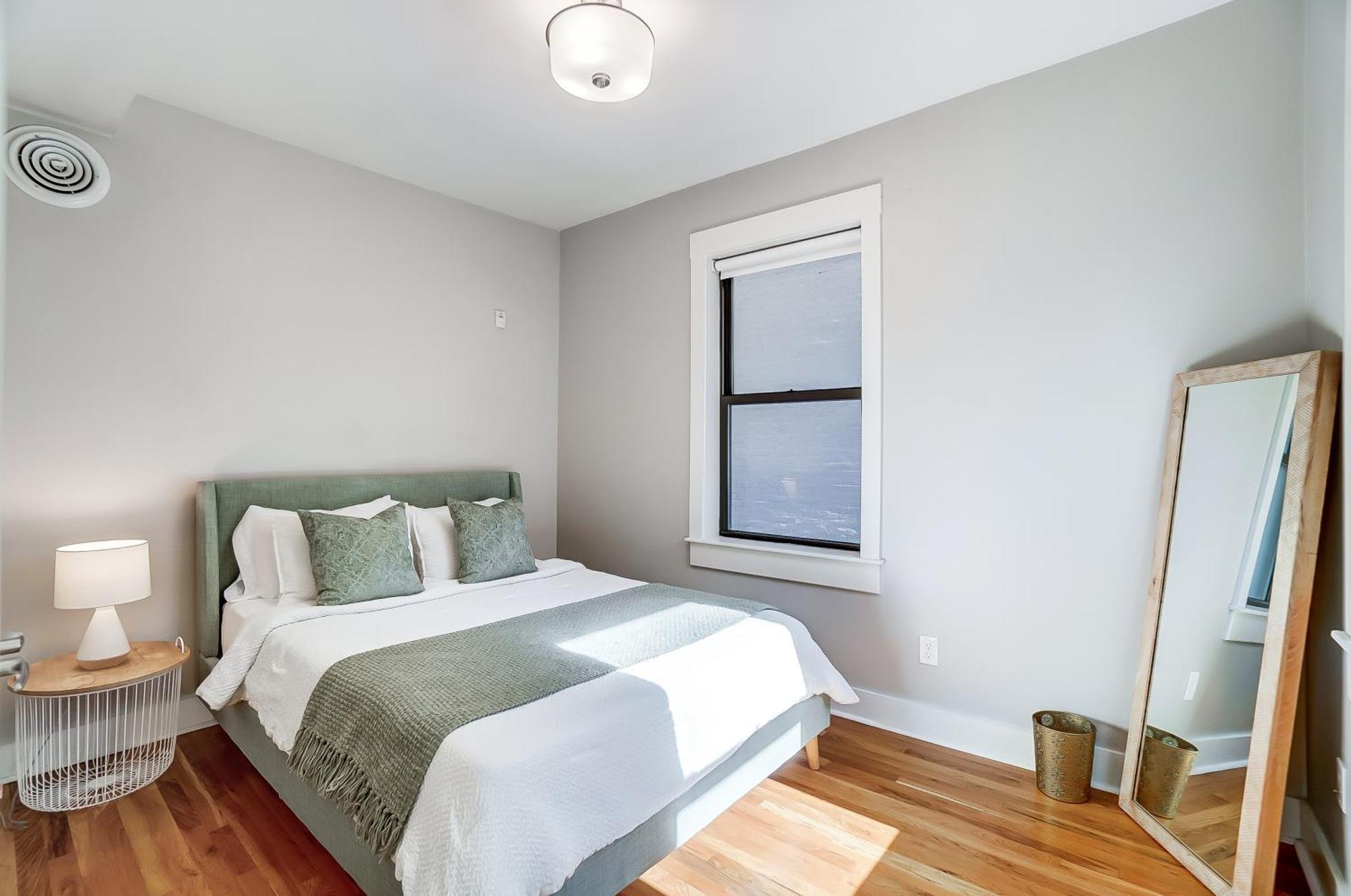 Sunny Downtown Apartment, Walk To Washington Park! Cincinnati Eksteriør billede
