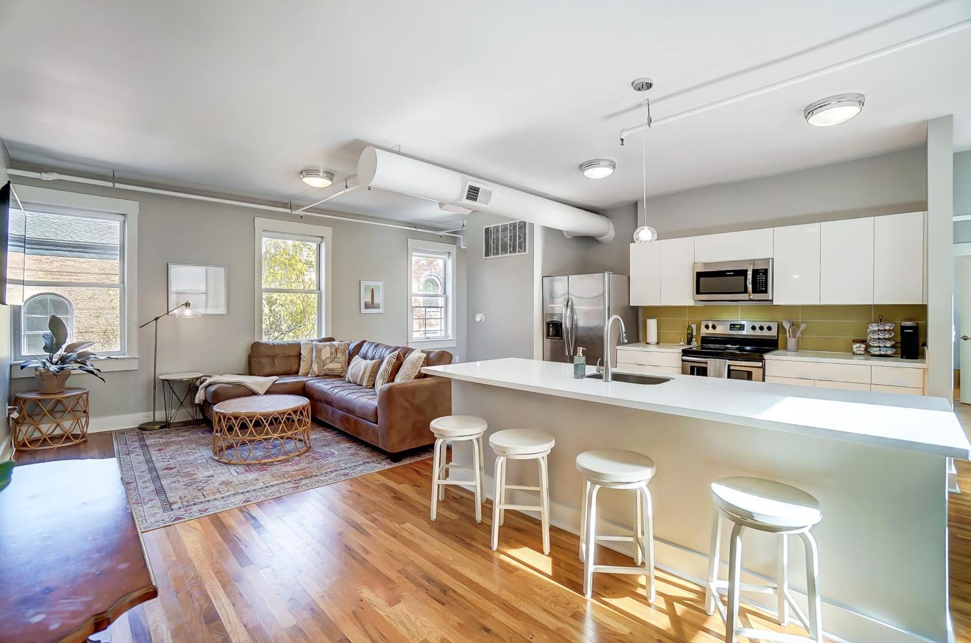 Sunny Downtown Apartment, Walk To Washington Park! Cincinnati Eksteriør billede