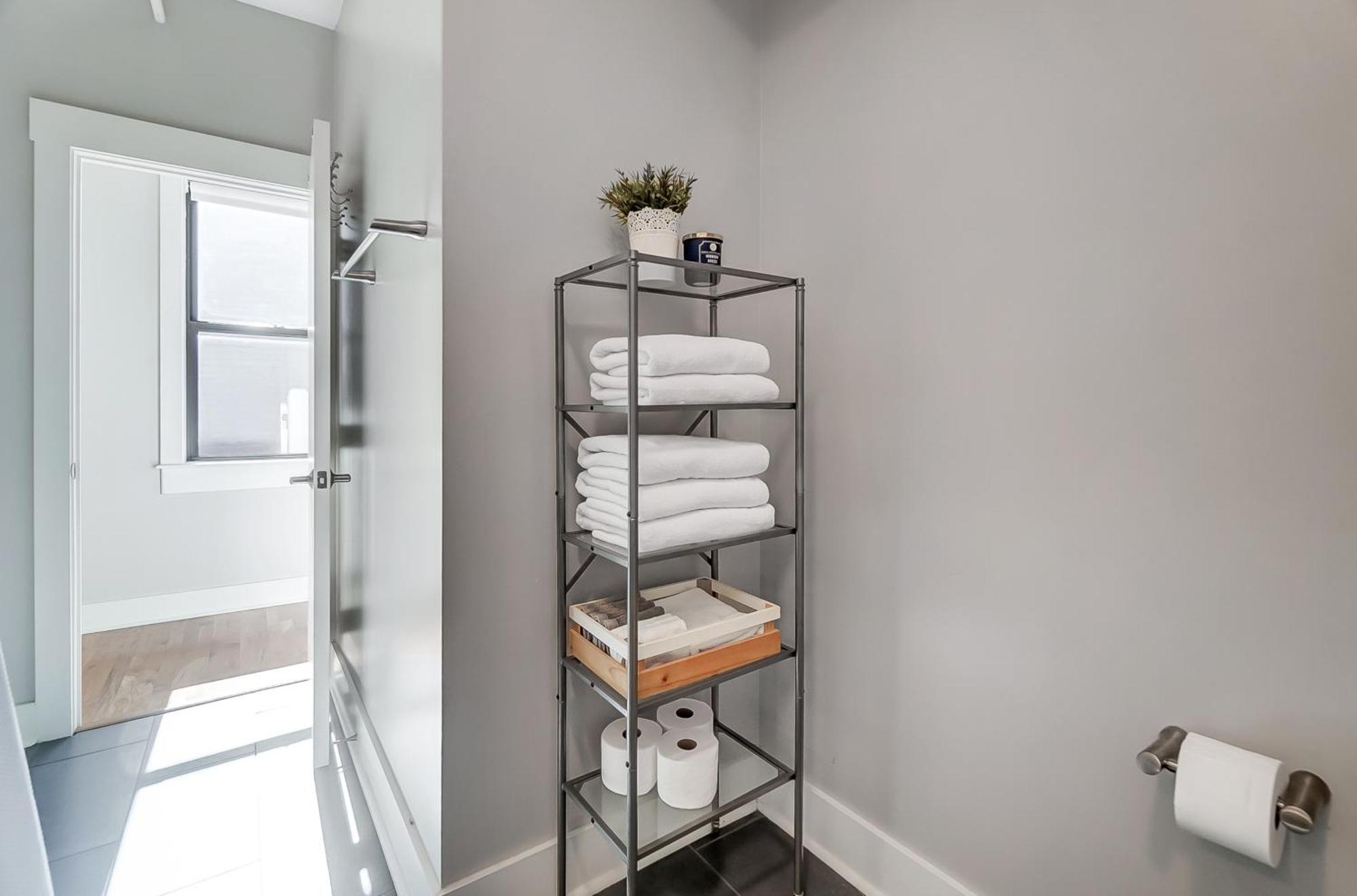 Sunny Downtown Apartment, Walk To Washington Park! Cincinnati Eksteriør billede